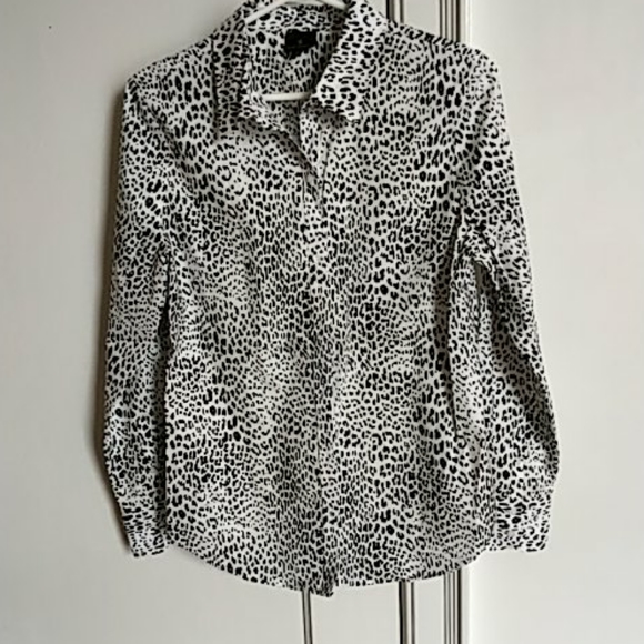 Worthington Tops - Worthington animal print buttondown blouse
